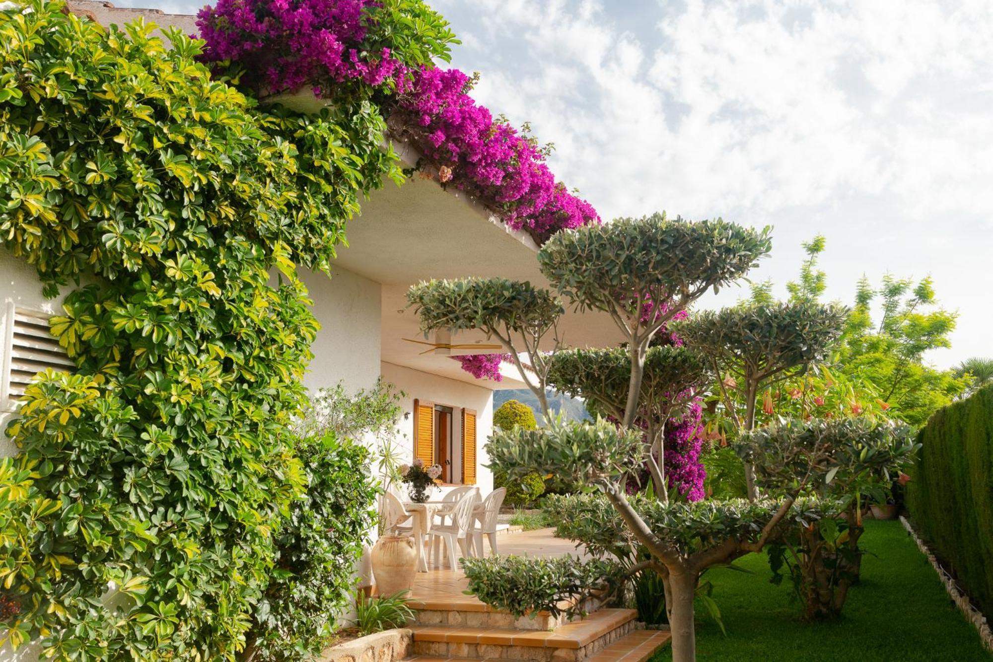 Exclusiva Villa Con Piscina 卡拉法特 外观 照片