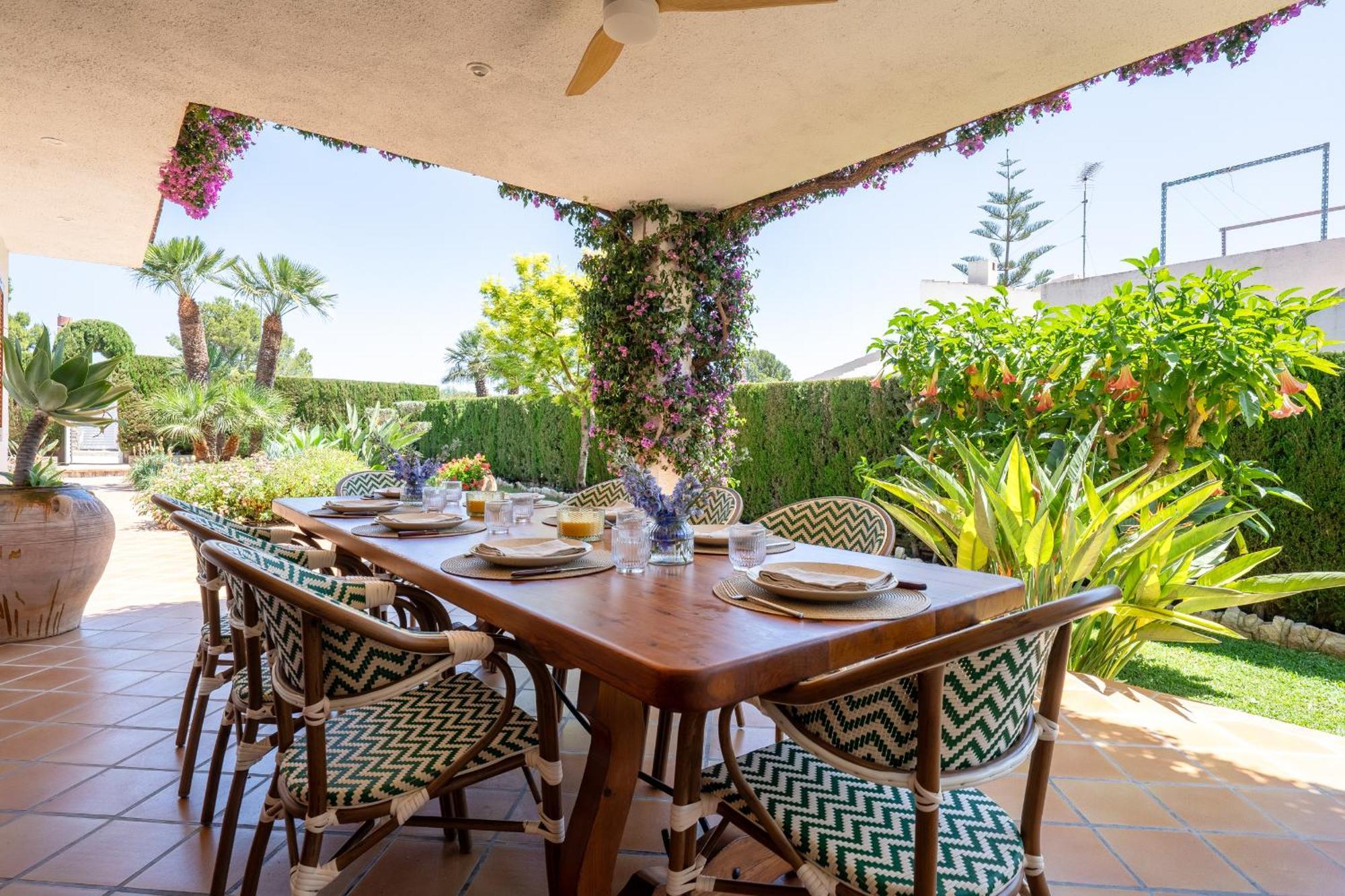 Exclusiva Villa Con Piscina 卡拉法特 外观 照片